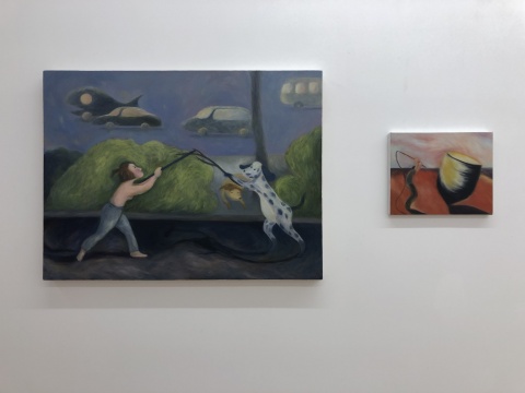 黄冰洁 《梦里的战斗》  60×80cm 布面丙烯 2018 （左）《飓风》 25×30cm 布面油画  2018（右）
