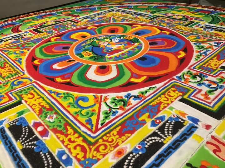 祖古索朗仁波切 仁子降措 《莲花生大士坛城》 坛城沙画 2019
祖古索朗仁波切 仁子降措 《莲花生大士坛城》 坛城沙画 2019