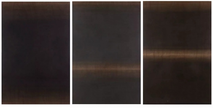 张震宇 《灰尘系列》180×120cm 布面反复落灰、打磨、抛光、形成镜面 2015-2019
