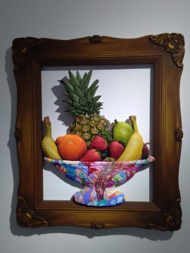 约翰·希尔《世界在等我们IV》 122x107x5cm 椴木油画 2017
约翰·希尔《世界在等我们IV》 122x107x5cm 椴木油画 2017