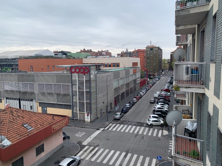 疫情下空荡的米兰街头(图:印帅)
疫情下空荡的米兰街头(图:印帅)