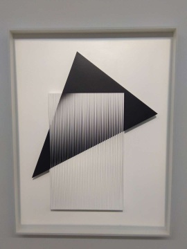 Alberto Biasi (b.1937意大利) 《自由降落》 70 x 60 cm 丙烯、帆布切割、木板 2012
Alberto Biasi (b.1937意大利) 《自由降落》 70 x 60 cm 丙烯、帆布切割、木板 2012