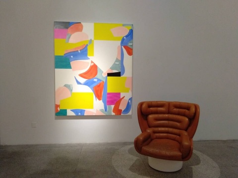 Stephanie McMahon 《 裸·蓝》木板油画 183 x 152.4 cm 2016
Joe Colombo (1930-1971意大利) ELDA chair 94 x 96 x 86 cm 玻璃纤维、牛皮 1963
Stephanie McMahon 《 裸·蓝》木板油画 183 x 152.4 cm 2016
Joe Colombo (1930-1971意大利) ELDA chair 94 x 96 x 86 cm 玻璃纤维、牛皮 1963