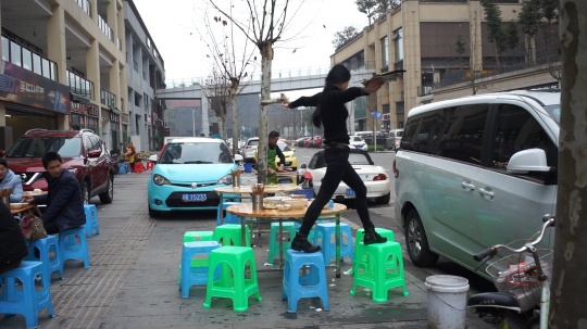 童文敏《盘旋》截帧
图片由艺术家提供
童文敏《盘旋》截帧
图片由艺术家提供