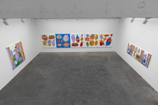 温凌个展“月饼脸”星空间开幕 天真烂漫之下的荒诞不经 温凌个展“月饼脸”星空间开幕 天真烂漫之下的荒诞不经
