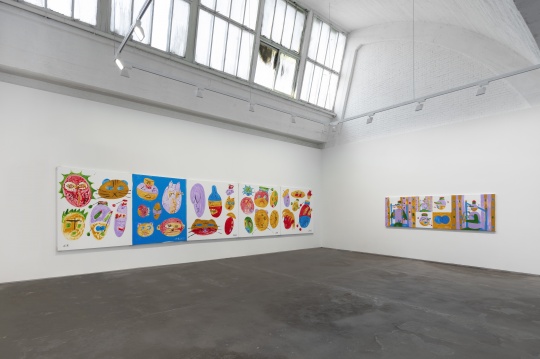 温凌个展“月饼脸”星空间开幕 天真烂漫之下的荒诞不经 温凌个展“月饼脸”星空间开幕 天真烂漫之下的荒诞不经