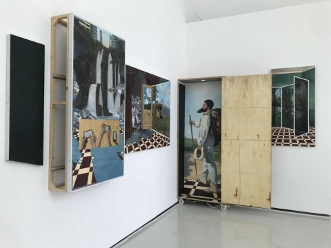 韩皓宇 《重屏.临其景》 230×600cm 布面油画、现成品、高清录像 2018
韩皓宇 《重屏.临其景》 230×600cm 布面油画、现成品、高清录像 2018
