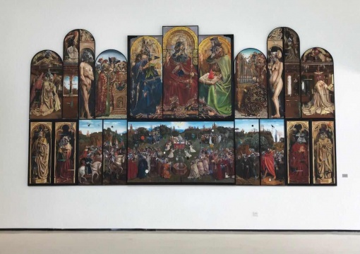 张钊瀛 《神秘的派对》 750×400cm 布面油画 2019
张钊瀛 《神秘的派对》 750×400cm 布面油画 2019