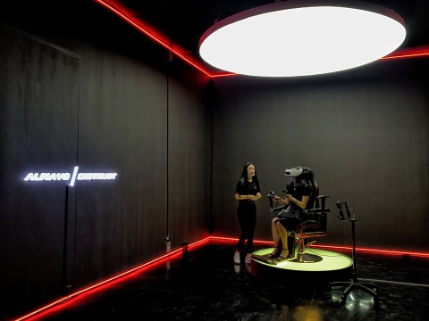 程然 《惑》 VR影像装置 尺寸可不 2019-2020
程然 《惑》 VR影像装置 尺寸可不 2019-2020