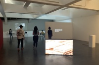 中间美术馆2020年首展，看历史“忍不住转身”