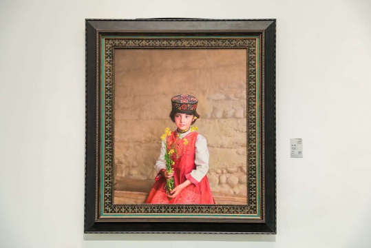 徐青峰 《花季》 110×94cm 布面油画 2013
徐青峰 《花季》 110×94cm 布面油画 2013