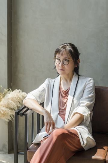 松美术馆新展“2020”总策划、松艺术区负责人 娟子 (摄影:董林)
松美术馆新展“2020”总策划、松艺术区负责人 娟子 (摄影:董林)
