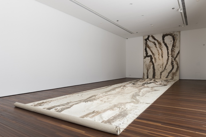 站台中国 刘商英 《荒原计划20号》 320×1730cm 布面油画 2019 (摄影:董林)
站台中国 刘商英 《荒原计划20号》 320×1730cm 布面油画 2019 (摄影:董林)