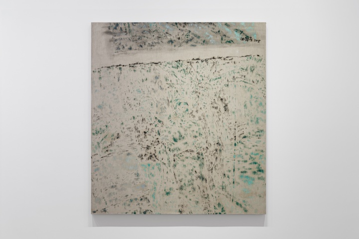 麦勒画廊 谢南星 《明信片 No. 5》 220×200cm 布面油画 2015 (摄影:董林)
“明信片”系列油画有关于“画布渗透”——艺术家谢南星将两层画布叠在一起进行绘画,颜料从上层画布逐渐渗透下来,留下的痕迹似满天繁星,闪烁不停。
麦勒画廊 谢南星 《明信片 No. 5》 220×200cm 布面油画 2015 (摄影:董林)
“明信片”系列油画有关于“画布渗透”——艺术家谢南星将两层画布叠在一起进行绘画,颜料从上层画布逐渐渗透下来,留下的痕迹似满天繁星,闪烁不停。