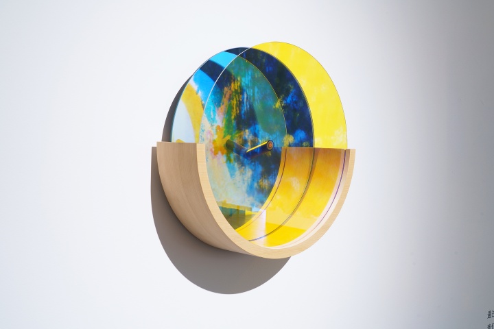 東京画廊+BTAP 志村姐弟《踪迹:天空 - 东京物语》 48×48×15cm 镜子、光学玻璃、电线、木材 2015-2017 (摄影:李炳魁)
東京画廊+BTAP 志村姐弟《踪迹:天空 - 东京物语》 48×48×15cm 镜子、光学玻璃、电线、木材 2015-2017 (摄影:李炳魁)