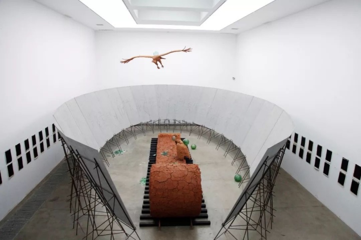 不想2020年被迅速遗忘,于是有了这场美术馆里的画廊展 不想2020年被迅速遗忘,于是有了这场美术馆里的画廊展