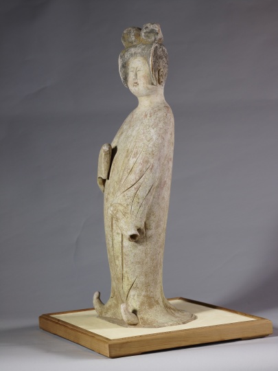 唐代灰陶加彩仕女俑 75.5×26.6cm 618-907
台北故宫博物院馆藏
唐代灰陶加彩仕女俑 75.5×26.6cm 618-907
台北故宫博物院馆藏