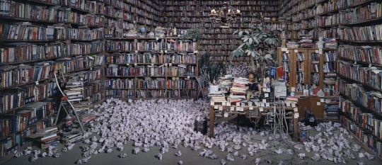 《跟他学》 130 × 300cm C-print 2010
《跟他学》 130 × 300cm C-print 2010