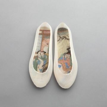 彭薇 《好事成双19》 24×15×5cm 绢 2013 彭薇 《好事成双19》 24×15×5cm 绢 2013