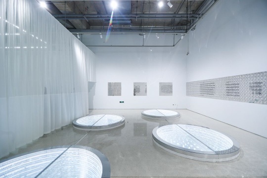 “WAVELENGTH:边界之间”展览现场,魏宇琦作品《时间形状研究》
“WAVELENGTH:边界之间”展览现场,魏宇琦作品《时间形状研究》