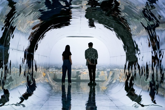 拥有双博士双硕士学位的“学霸”艺术家瑞简·坎托尼(Rejane Cantoni)作品《TUBE》
拥有双博士双硕士学位的“学霸”艺术家瑞简·坎托尼(Rejane Cantoni)作品《TUBE》