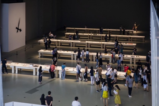 海浪声声,澎湃如昨,对于上海双年展24年历史的一次回望 海浪声声,澎湃如昨,对于上海双年展24年历史的一次回望