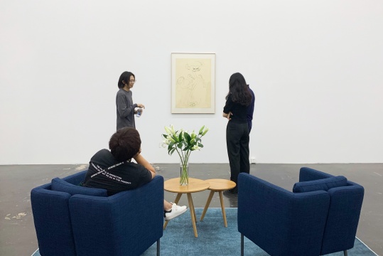 7月30日,宋拓在北京公社展览的第一天
7月30日,宋拓在北京公社展览的第一天