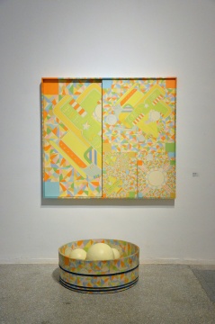 《三维图画·头脑运动》 145.6x162.5cm 丙烯颜料、一个木头浴盆、6个塑料球 1987
《三维图画·头脑运动》 145.6x162.5cm 丙烯颜料、一个木头浴盆、6个塑料球 1987
