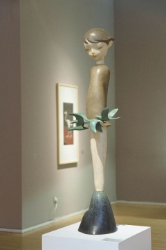 李伟&刘知音 《水云间》 2020 铸铜化学着色 125×27×38cm
李伟&刘知音 《水云间》 2020 铸铜化学着色 125×27×38cm