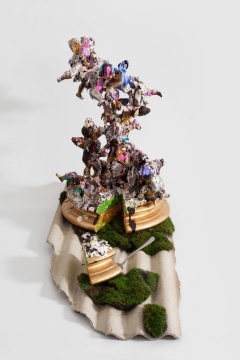 郑维 《天使蛋糕》 80x40x55cm 3D树脂打印,丙烯,现成物,2020
郑维 《天使蛋糕》 80x40x55cm 3D树脂打印,丙烯,现成物,2020