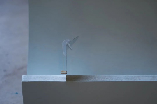 钟笛鸣 《凹 II》 11×12×5cm 泡沫、⽯膏、树脂、油彩 2020
钟笛鸣 《凹 II》 11×12×5cm 泡沫、⽯膏、树脂、油彩 2020