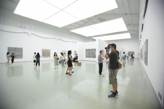 蜂巢北京双展开幕,“刘刚:共有秩序”&“蜂巢·生成:张季个展” 蜂巢北京双展开幕,“刘刚:共有秩序”&“蜂巢·生成:张季个展”