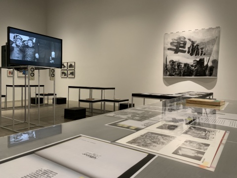 “孤军与坦克”泰康空间展览现场
“孤军与坦克”泰康空间展览现场