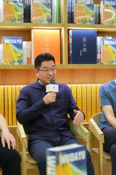 势象艺术中心创始人、《飞羽掠天——吴大羽作品集》主编 李大钧
势象艺术中心创始人、《飞羽掠天——吴大羽作品集》主编 李大钧