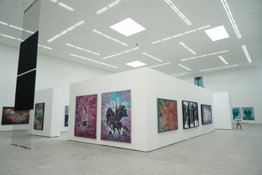 “物欲·苍生”孟涛艺术展亮相蓝顶美术馆,图像寓言呼应当下的魔幻现实 “物欲·苍生”孟涛艺术展亮相蓝顶美术馆,图像寓言呼应当下的魔幻现实