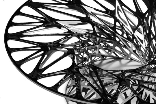 《OBJECT #MT-T1-F-L》,46 x 107 x 107 cm,304镜面不锈钢、低反射玻璃,制作周期:60 天 -90 天
《OBJECT #MT-T1-F-L》,46 x 107 x 107 cm,304镜面不锈钢、低反射玻璃,制作周期:60 天 -90 天