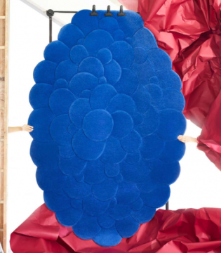 《Bulla 气泡》,240 x 155 cm,100% 新西兰羊毛 / 手工枪刺,制作周期:30 天
《Bulla 气泡》,240 x 155 cm,100% 新西兰羊毛 / 手工枪刺,制作周期:30 天