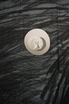 丘婧彤 《月亮出来了》 汉白玉 D 40 cm 2020
丘婧彤 《月亮出来了》 汉白玉 D 40 cm 2020