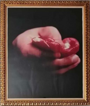 顾德新 《捏肉》 150×120cm×2 彩色相纸 c-print 1996
顾德新 《捏肉》 150×120cm×2 彩色相纸 c-print 1996