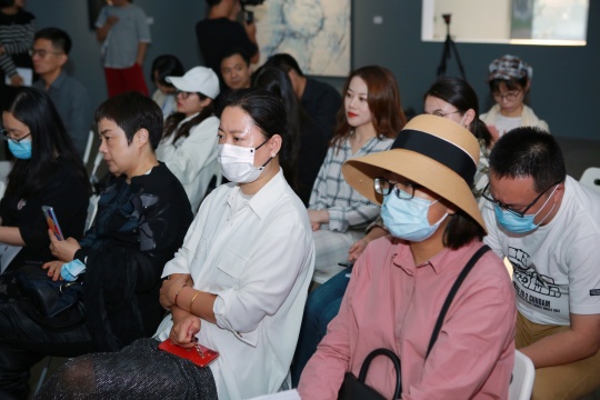 “华艺国际×当代唐人艺术中心：未来+ 陈丹青、秦琦、赵赵专场”沙龙现场
