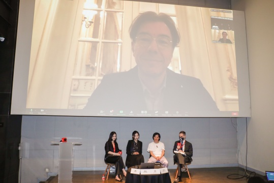 艺术家与策展人对谈
图片由“UCCA 尤伦斯当代艺术中心”提供
艺术家与策展人对谈
图片由“UCCA 尤伦斯当代艺术中心”提供