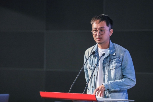 策展人、纪录片制片人、南京艺术学院美术馆学术部主任林书传
策展人、纪录片制片人、南京艺术学院美术馆学术部主任林书传