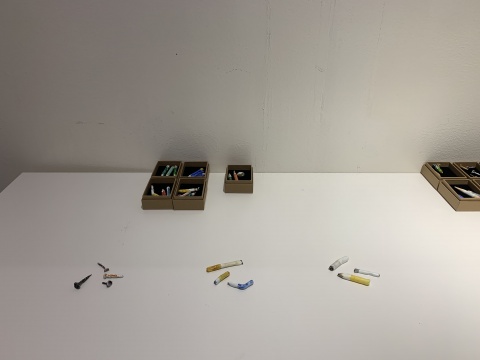 肖江的“精品废物“展览,生活中给的小垃圾变身粘土艺术作品,属实精致
肖江的“精品废物“展览,生活中给的小垃圾变身粘土艺术作品,属实精致