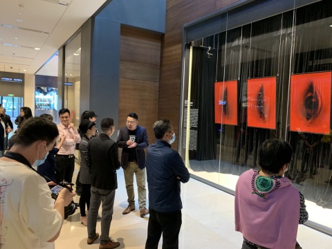 聂竞竹“陌生化接触”海报与装置艺术展览
聂竞竹“陌生化接触”海报与装置艺术展览