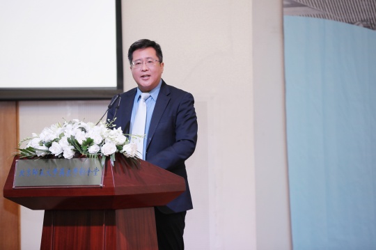 北京师范大学副校长、珠海园区管委会主任王守军介绍珠海校区,并发布“未来设计种子基金”计划
北京师范大学副校长、珠海园区管委会主任王守军介绍珠海校区,并发布“未来设计种子基金”计划