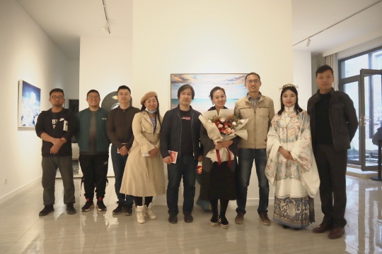 城市猎人的现实浪漫,王岩个展于白野画廊开幕 城市猎人的现实浪漫,王岩个展于白野画廊开幕