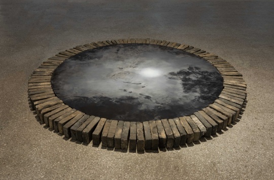 《世界12》 200×200cm 布面油彩 矿物色 2020
《世界12》 200×200cm 布面油彩 矿物色 2020