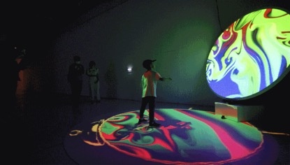 这件被上百家媒体刷屏的作品是如何用科技讲故事的? 这件被上百家媒体刷屏的作品是如何用科技讲故事的?