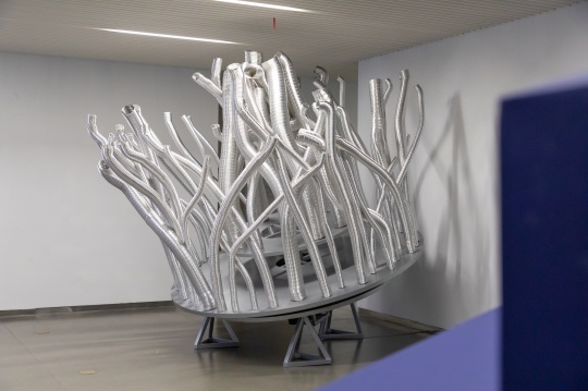 《世俗的、超性的》,金属铁件、旋转动力装置,直径250cm高300cm,2020
《世俗的、超性的》,金属铁件、旋转动力装置,直径250cm高300cm,2020