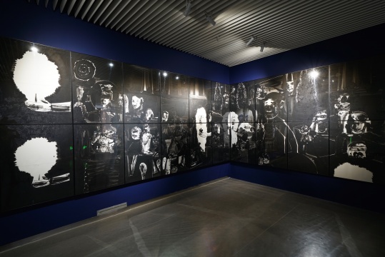 《众神之地》,纸面油画,218x810cm,2020,摄影师:程世达
《众神之地》,纸面油画,218x810cm,2020,摄影师:程世达